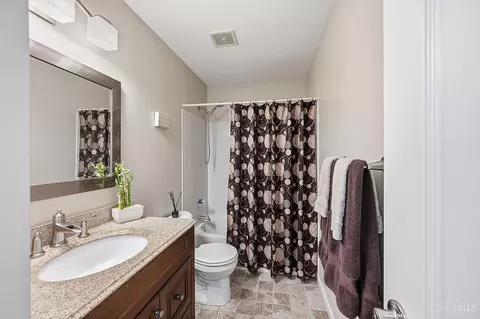 Bath - 4603 Allison Ln, Batavia, OH 45103 photo 5 of 6