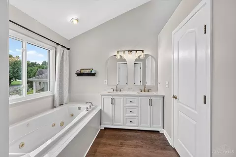 Bath - 4603 Allison Ln, Batavia, OH 45103 photo 2 of 4