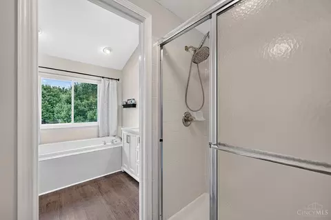 Bath - 4603 Allison Ln, Batavia, OH 45103 photo 2 of 6