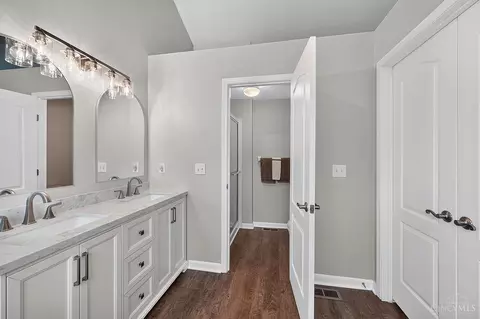 Bath - 4603 Allison Ln, Batavia, OH 45103 photo 4 of 6