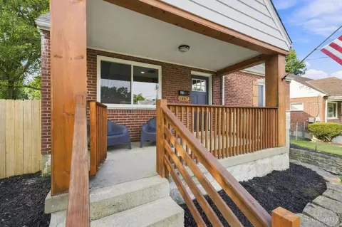 Exterior - 1467 Larann Ln, Cincinnati, OH 45231 photo 2 of 5