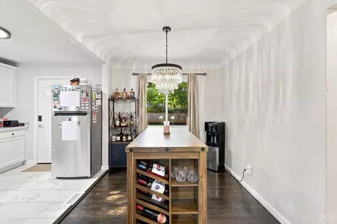 Dining - 1467 Larann Ln, Cincinnati, OH 45231 photo 2 of 3