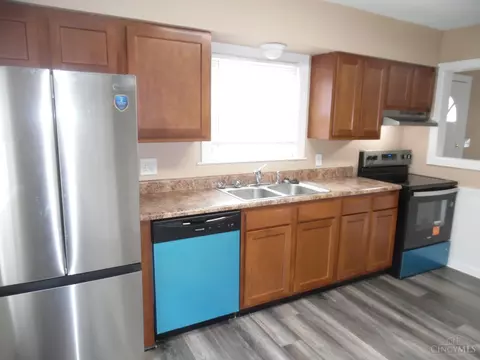 Kitchen - 1029 Laurel Ave, Hamilton, OH 45015 photo 2 of 4