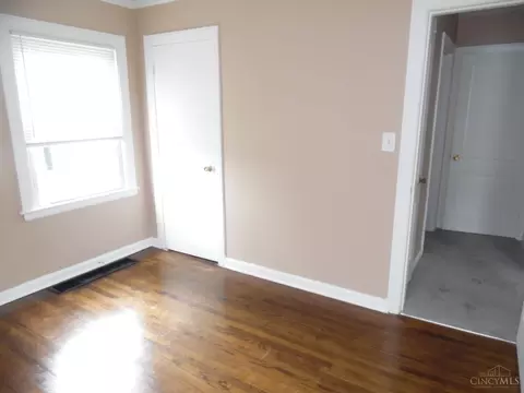 Bedroom - 1029 Laurel Ave, Hamilton, OH 45015 photo 3 of 5