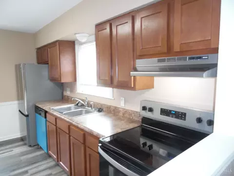 Kitchen - 1029 Laurel Ave, Hamilton, OH 45015 photo 4 of 4
