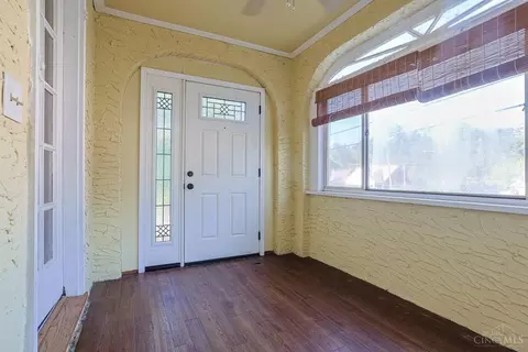 Exterior - 3000 Mapleleaf Ave, Cincinnati, OH 45213 photo 3 of 8