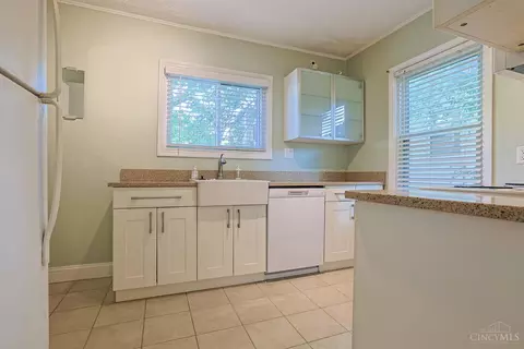 Kitchen - 3000 Mapleleaf Ave, Cincinnati, OH 45213 photo 1 of 5