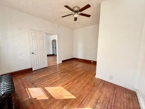 Living - 548 Carplin Pl, Cincinnati, OH 45229 photo 2 of 5