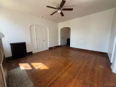 Living - 548 Carplin Pl, Cincinnati, OH 45229 photo 5 of 5