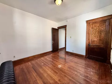 Bedroom - 548 Carplin Pl, Cincinnati, OH 45229 photo 3 of 3