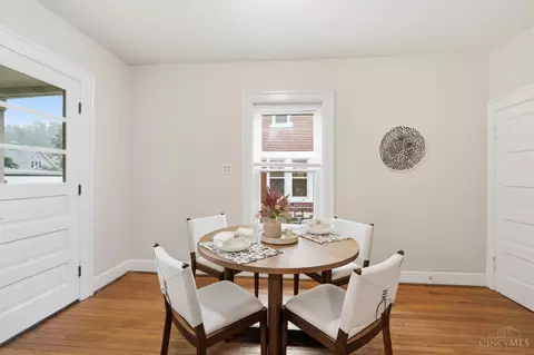 Dining - 6733 Buckingham Pl, Cincinnati, OH 45227 photo 2 of 4