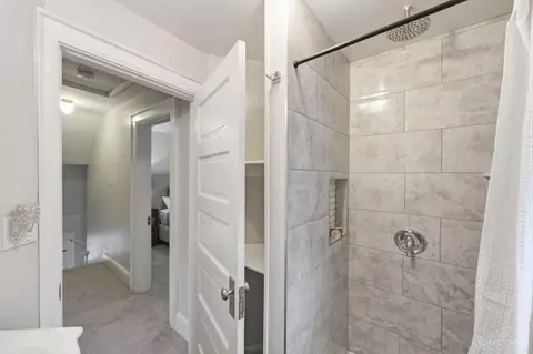 Bath - 6733 Buckingham Pl, Cincinnati, OH 45227 photo 2 of 2