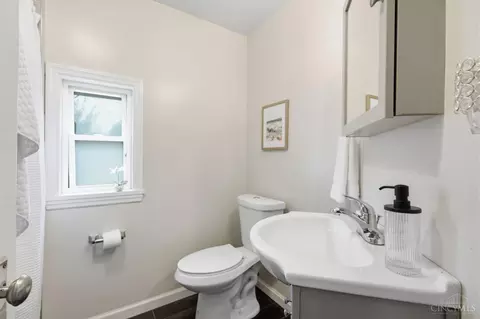 Bath - 6733 Buckingham Pl, Cincinnati, OH 45227 photo 1 of 2