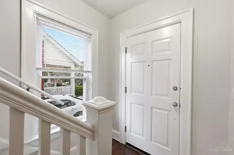 Entry Way - 6733 Buckingham Pl, Cincinnati, OH 45227 photo 4 of 5