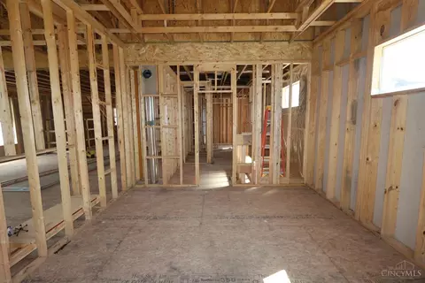 Entry Way - 5731 Chesapeake Trl, Cincinnati, OH 45248 photo 10 of 10