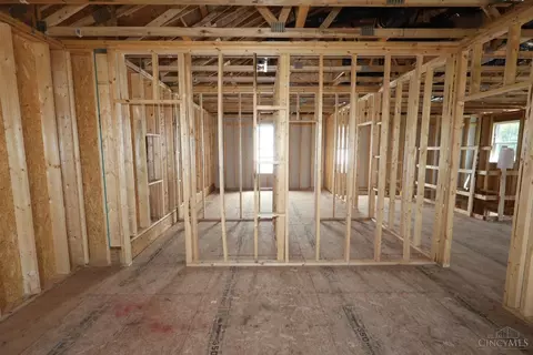 Entry Way - 5731 Chesapeake Trl, Cincinnati, OH 45248 photo 5 of 10