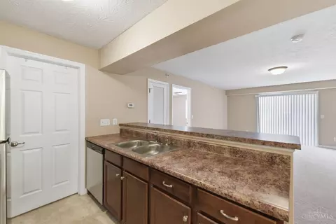 Kitchen - 3383 Emerald Lakes Dr, Cincinnati, OH 45211 photo 1 of 7