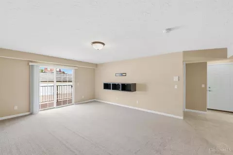 Living - 3383 Emerald Lakes Dr, Cincinnati, OH 45211 photo 6 of 6