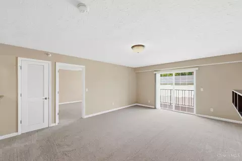Living - 3383 Emerald Lakes Dr, Cincinnati, OH 45211 photo 5 of 6