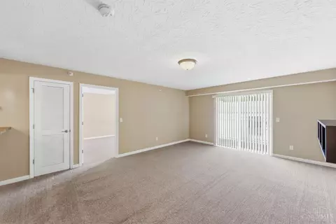 Living - 3383 Emerald Lakes Dr, Cincinnati, OH 45211 photo 1 of 6