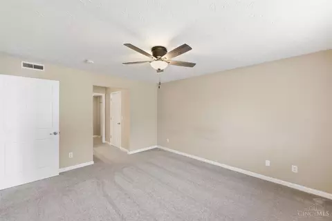 Bedroom - 3383 Emerald Lakes Dr, Cincinnati, OH 45211 photo 4 of 4