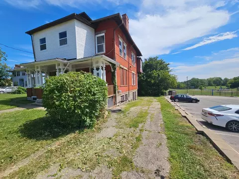 Exterior - 3636 Reading Rd, Cincinnati, OH 45229 photo 3 of 4
