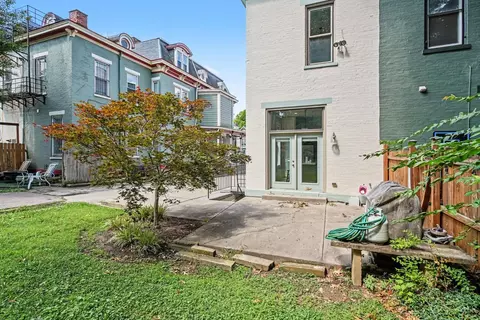 Exterior - 2656 Bellevue Ave, Cincinnati, OH 45219 photo 4 of 5