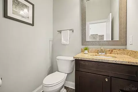 Bath - 2656 Bellevue Ave, Cincinnati, OH 45219 photo 1 of 5