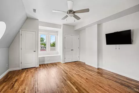 Bedroom - 2656 Bellevue Ave, Cincinnati, OH 45219 photo 5 of 8