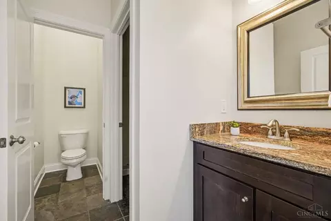 Bath - 2656 Bellevue Ave, Cincinnati, OH 45219 photo 4 of 5