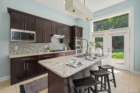 Kitchen - 2656 Bellevue Ave, Cincinnati, OH 45219 photo 1 of 4