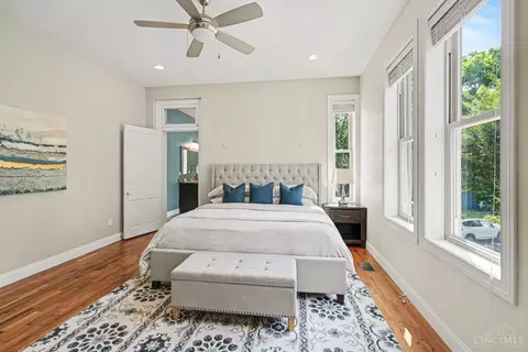 Bedroom - 2656 Bellevue Ave, Cincinnati, OH 45219 photo 1 of 8