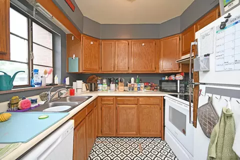 Kitchen - 3731 Center, Cincinnati, OH 45227 photo 5 of 6