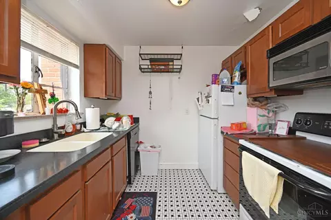 Kitchen - 3731 Center, Cincinnati, OH 45227 photo 6 of 6