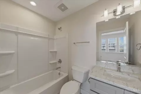 Bath - 3908 Edwards Rd, Cincinnati, OH 45209 photo 4 of 8