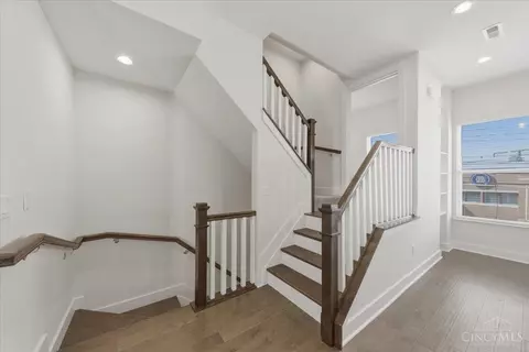 Entry Way - 3908 Edwards Rd, Cincinnati, OH 45209 photo 5 of 6