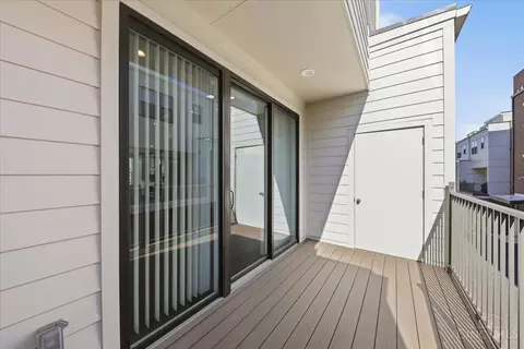 Exterior - 3908 Edwards Rd, Cincinnati, OH 45209 photo 1 of 4