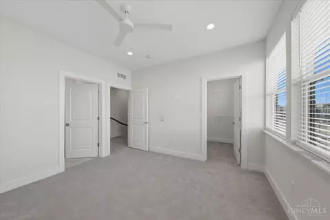 Bedroom - 3908 Edwards Rd, Cincinnati, OH 45209 photo 6 of 10
