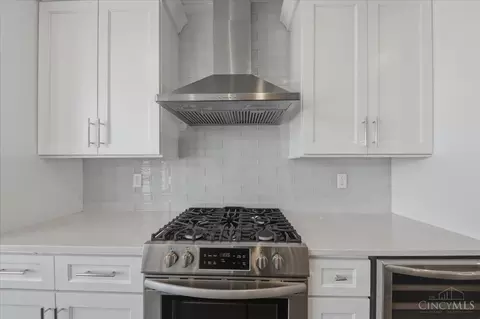 Kitchen - 3908 Edwards Rd, Cincinnati, OH 45209 photo 3 of 4