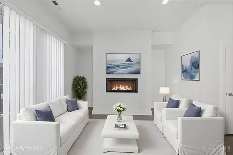 Living - 3908 Edwards Rd, Cincinnati, OH 45209 photo 5 of 6