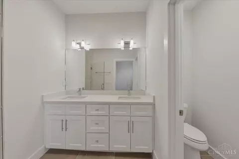Bath - 3908 Edwards Rd, Cincinnati, OH 45209 photo 6 of 8