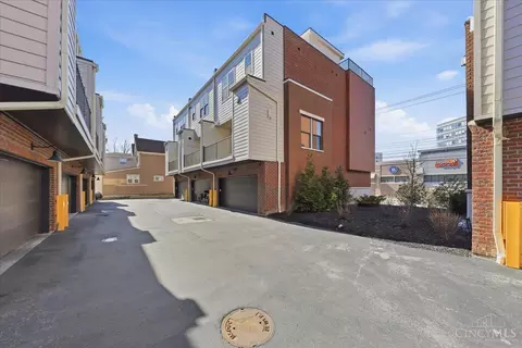 Exterior - 3908 Edwards Rd, Cincinnati, OH 45209 photo 3 of 4