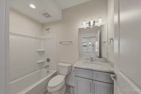 Bath - 3908 Edwards Rd, Cincinnati, OH 45209 photo 1 of 8