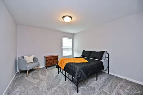 Bedroom - 970 Crestpoint Ct, Cincinnati, OH 45245 photo 6 of 9