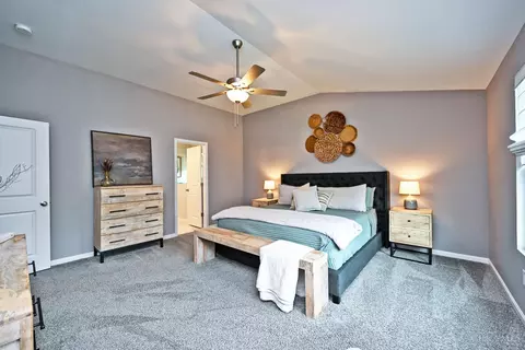 Bedroom - 970 Crestpoint Ct, Cincinnati, OH 45245 photo 2 of 9