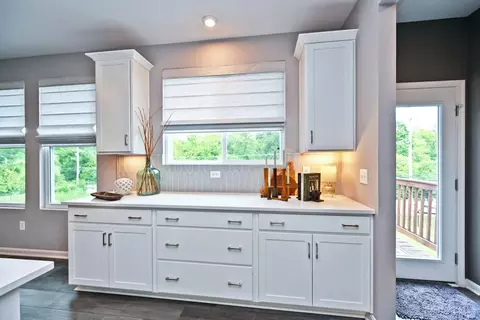 Kitchen - 970 Crestpoint Ct, Cincinnati, OH 45245 photo 5 of 7