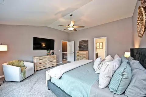 Bedroom - 970 Crestpoint Ct, Cincinnati, OH 45245 photo 3 of 9