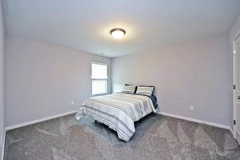 Bedroom - 970 Crestpoint Ct, Cincinnati, OH 45245 photo 4 of 9