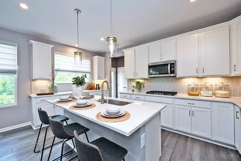 Kitchen - 970 Crestpoint Ct, Cincinnati, OH 45245 photo 3 of 7