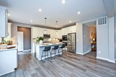 Kitchen - 970 Crestpoint Ct, Cincinnati, OH 45245 photo 1 of 7